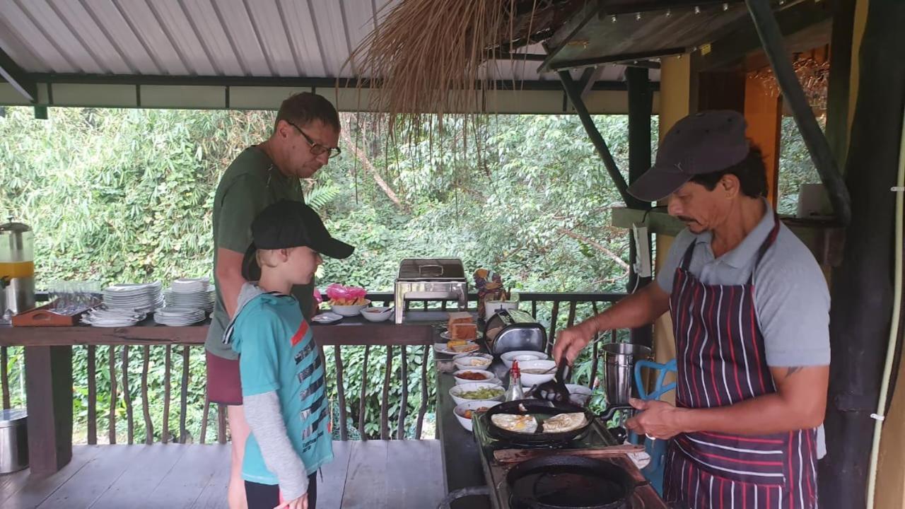Sinharaja Hostel デニヤヤ エクステリア 写真